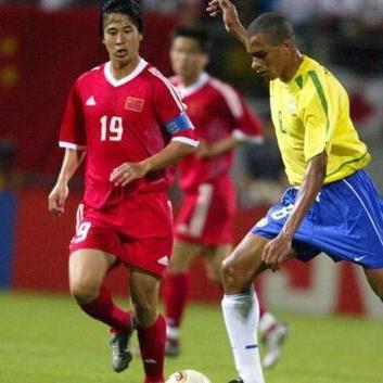 揭示未来十年足球赛场上的十大新星,他们将如何改变足球的格局与发展 揭示未来十年足球赛场上的十大新星,他们将如何改变足球的格局与发展