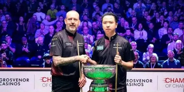 冠中冠肖国栋与马克威廉姆斯对决,谁能笑到最后的决赛胜利? 冠中冠肖国栋与马克威廉姆斯对决,谁能笑到最后的决赛胜利?