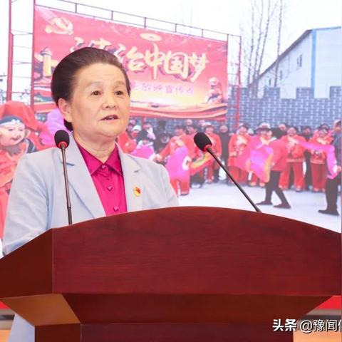 深入探讨：新闻播音员的专业培训和其在新闻传播行业中的重要作用