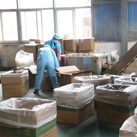 由于经济复苏进展顺利,中国央行决定上调人民币对美元中间价85点,预计会刺激进一步外贸增长 由于经济复苏进展顺利,中国央行决定上调人民币对美元中间价85点,预计会刺激进一步外贸增长