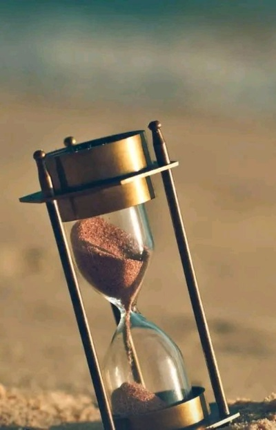 (时光旅人复盘)时光旅人：在岁月流逝中探寻生命意义与情感脉络