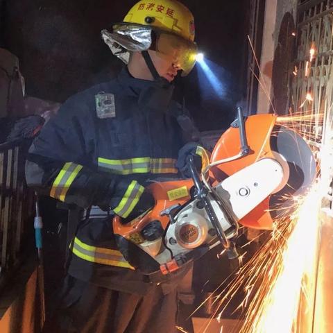 (隧道里面的逃生通道怎么打开)关于隧道逃生：有效策略与实践指南，助你安全快速脱离险境