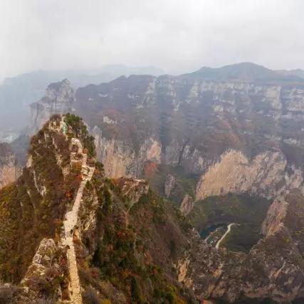 (隧道里面的逃生通道怎么打开)关于隧道逃生：有效策略与实践指南，助你安全快速脱离险境