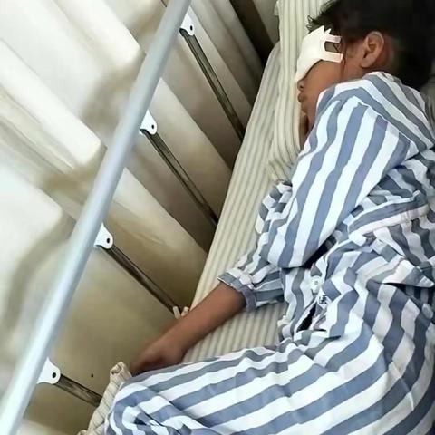 (弹弹珠玩法简介)80后弹弹珠简单玩法：怀旧经典让你重温童年乐趣，快来体验吧！