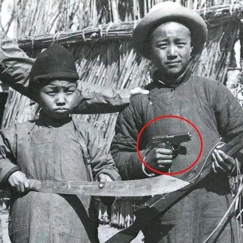 (女王的策略)揭开女王计划中的胆量与智慧：如何在逆境中崭露头角