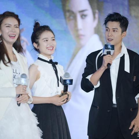 神秘的传说法师手游修改大揭秘，全新版本来袭，玩法升级不容错过!