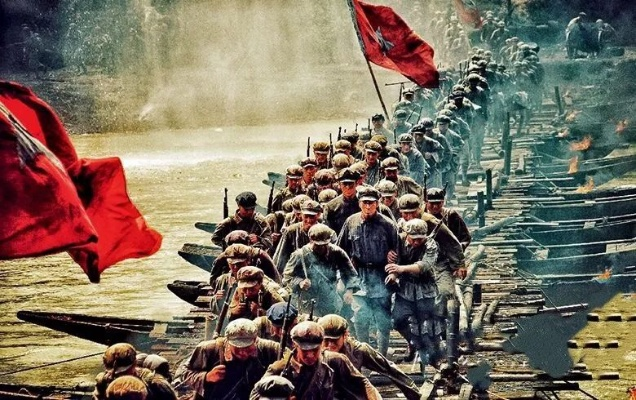 热血英雄：勇往直前，无畏风雨，伟大精神在世代传承中闪耀光芒