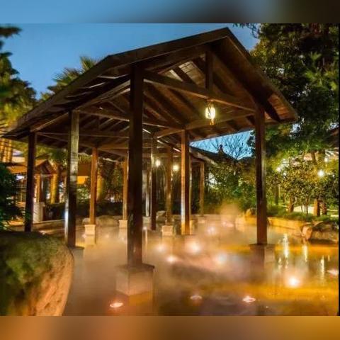 (小美吃吃吃美食号)小美吃吃吃：探索舌尖上的美味，带你领略多元美食的奇妙之旅