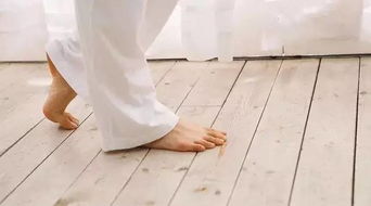 (足圈是什么意思)脚步轻快，心意亲密：足圈圈的隐喻浅谈