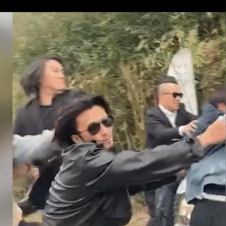 2024我本沉默传奇手机版：揭开传奇世界的神秘面纱，指引你踏上无尽冒险之旅