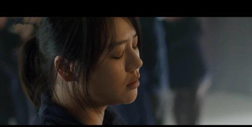 (情 黎明)探寻情翳的黎明：爱与离别交织的晨曦