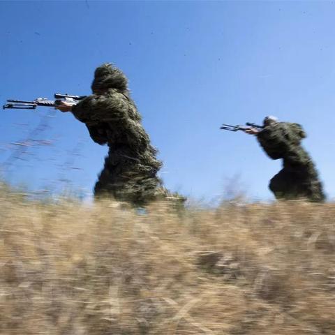 (代号“幽灵”)代号幽灵的狙击手:一位隐秘英雄背后的故事与传奇 (代号“幽灵”)代号幽灵的狙击手:一位隐秘英雄背后的故事与传奇