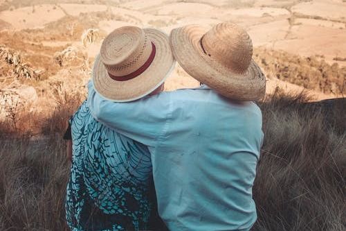 追男孩子攻略大揭秘：成功吸引他的心，赢得他的芳心的绝佳方法