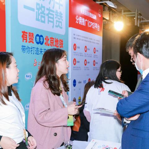 探寻电子娱乐的幕后推手：详细解析游戏开发者的身份与他们在游戏产业中的重要角色