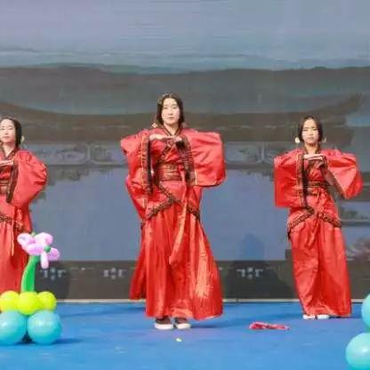 骑马走来走去捡东西叫什么游戏？一起探索这款古老而迷人的传统游戏吧！