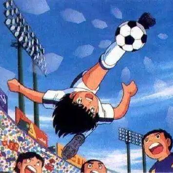 (足球小将片段)《足球小将》重现经典，传承足球精神，点燃热爱足球的激情