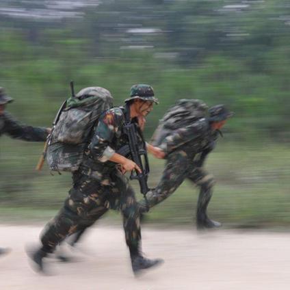 (猎人王h5)探索未知领域，勇往直前，猎人王放游戏带你开启冒险之旅
