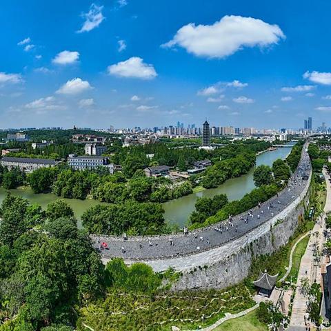 (浙江蓝天下传媒集团招聘)蓝天下(浙江)传媒集团有限公司：引领时尚潮流，传递正能量