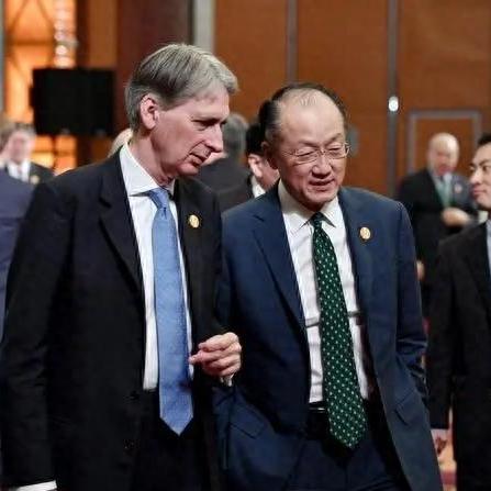 (纷争的世界是什么意思)在纷争世界中谋生存：探索新的道路和机遇