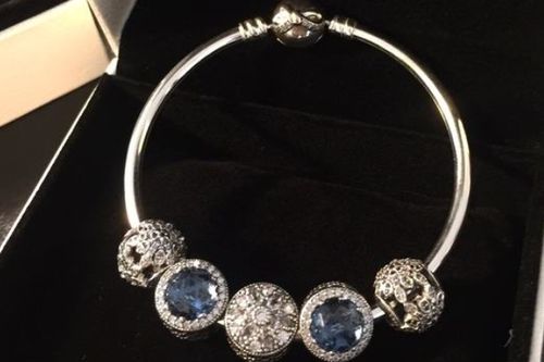 (潘多拉是个什么档次)潘多拉属于什么档次？探讨潘多拉是什么档次的品牌？