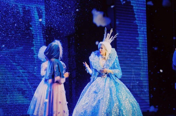 我就是偶像游戏中的雪公主：探索梦幻世界与音乐魅力的奇妙旅程