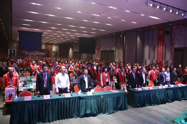 人要经历哪四火： 欲火、怒火、热火、磨火，见火方能见人。