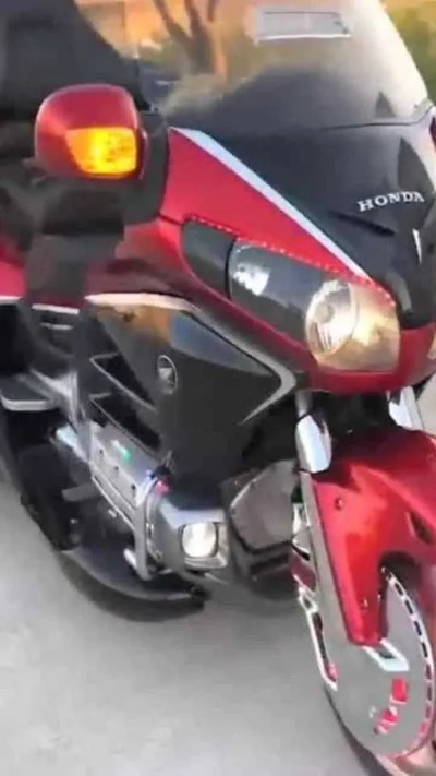 (女士摩托车帅气)探寻全球最漂亮的女士摩托车:精美设计与动感风采共融 (女士摩托车帅气)探寻全球最漂亮的女士摩托车:精美设计与动感风采共融