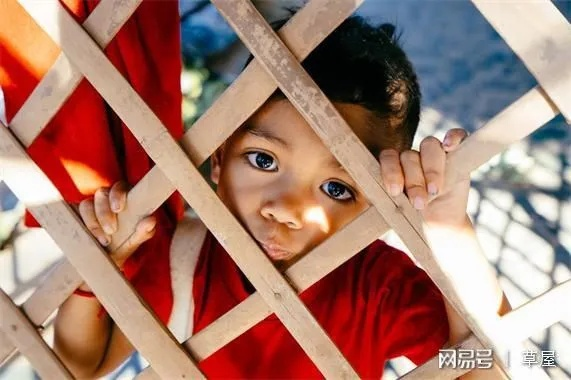 (弃儿和孤儿的区别)弃儿孤城:如何留下痕迹,让记忆永存? (弃儿和孤儿的区别)弃儿孤城:如何留下痕迹,让记忆永存?