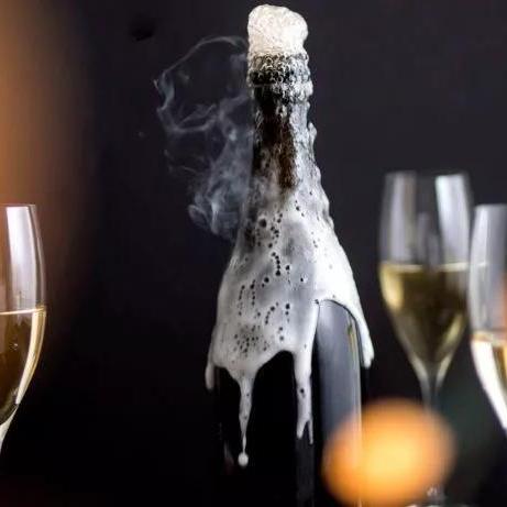 深入探讨阿斯蒂DOCG：探索意大利经典起泡酒的独特风味与酿造工艺