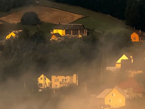 探索乡村生活之魅力:以《村庄日记2指南针》为工具,寻找属于我们的宁静生活角落