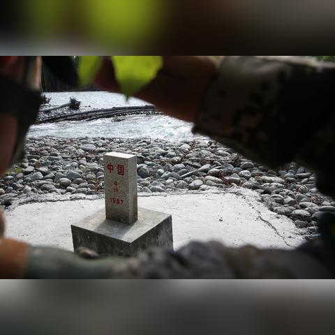 (动画大电影熊出没原始时代)原始时代熊出没：古老的危险重新现身，人类与野兽的生死交锋