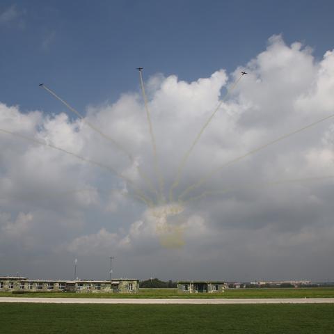 (天天空战英雄下载)天天空战英雄红包版,挑战空中飞行,抢红包大奖赢不停 (天天空战英雄下载)天天空战英雄红包版,挑战空中飞行,抢红包大奖赢不停