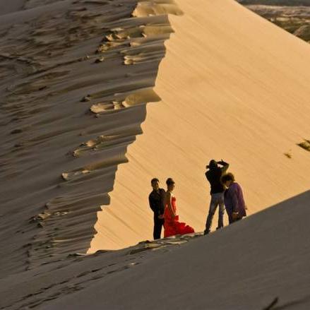 (苍茫的大漠是什么歌)在苍茫大漠中沉醉的唯美句子闪耀光芒 (苍茫的大漠是什么歌)在苍茫大漠中沉醉的唯美句子闪耀光芒