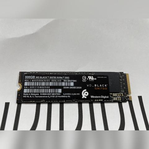 探索台式电脑硬盘的种类与外观特点,揭秘硬盘在电脑中的关键作用与选购指南